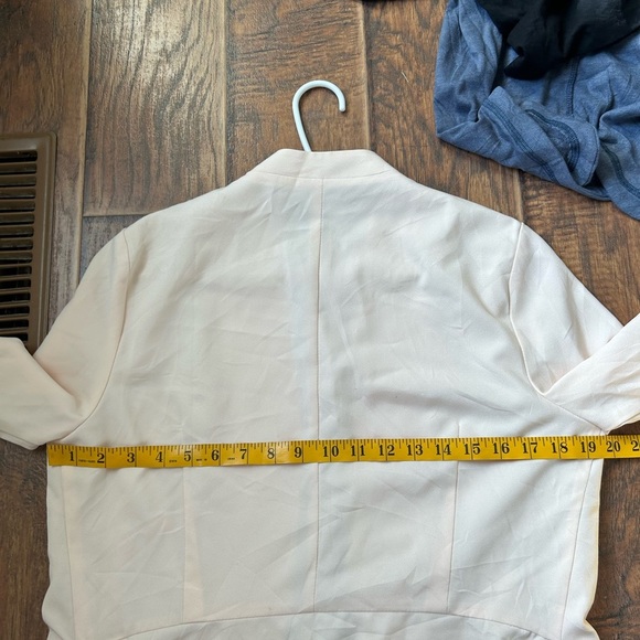 Dynamite Light Pink Blazer Sleek Collarless Design - Picture 4 of 4